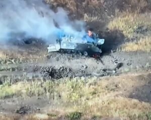 Противник не выдерживает нашего напора