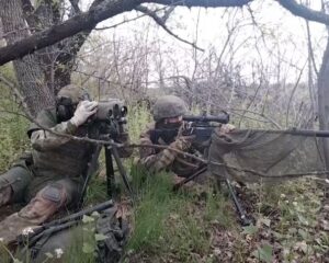 Врагу не устоять под натиском наших героев.