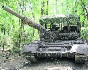 Механик с пасмурным позывным.