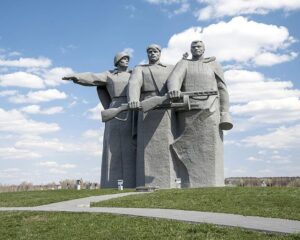Память поколений бессмертна.