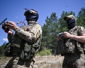 Противник не выдерживает нашего напора