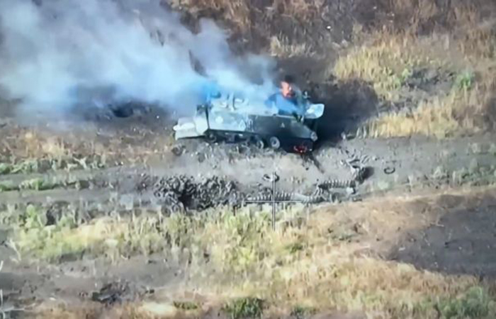 Противник не выдерживает нашего напора