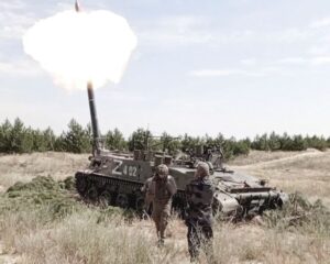 Работаем по врагу без передышки.