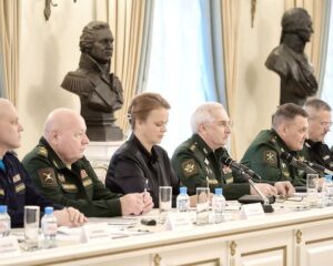 Под эгидой ратного единения.