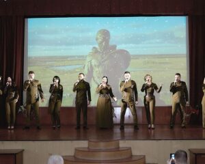 И в песнях едины.