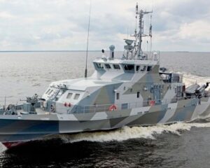 С морской закалкой и творческим подходом.