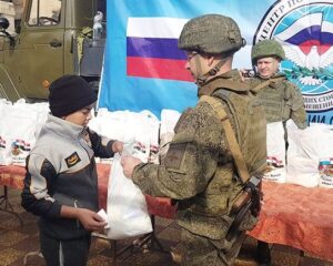 Своевременно, адресно, систематически.