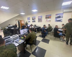 И стар и млад послужить Отчизне рад