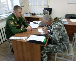 Запишите меня в добровольцы.