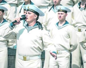 Песня, достойная поклонения.