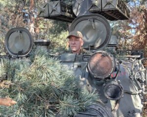 «Дед» предлагает противнику сдаваться