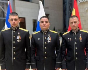 Геройский экипаж машины боевой из матросов-тихоокеанцев