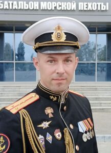 Гвардии капитан Владимир Анохин.