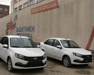 Тагильчане получили ключи от автомобилей.