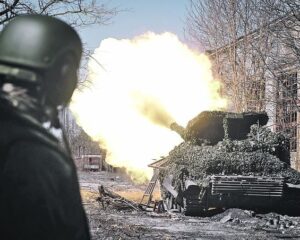 Суровая безнадёжность обрекает противника отступать.