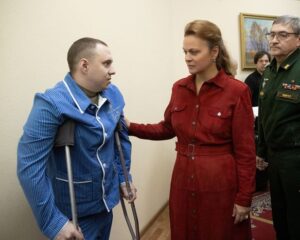 За героизм и доблесть.
