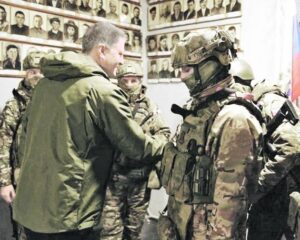 Всем миром за победу.