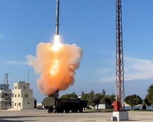 Наши ракеты поразили цели в Средиземном море.