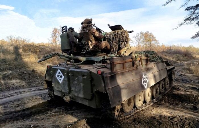 Расчёт ЗУ-23-2 на МТ-ЛБ выдвигается на боевое дежурство.