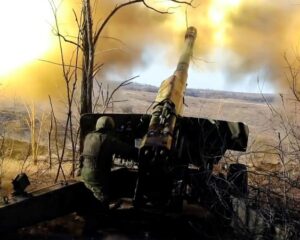 Продвигаясь в глубину вражеской обороны
