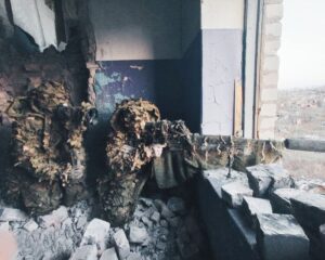 Метр за метром выбиваем оккупантов с нашей земли.