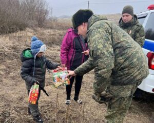 Военнослужащие дарят надежду особо нуждающимся.