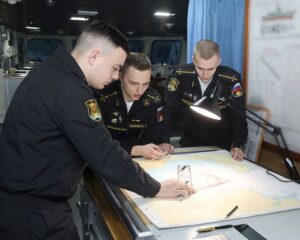 Дисциплине учит море.