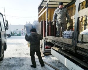 Сибиряки помогают фронту
