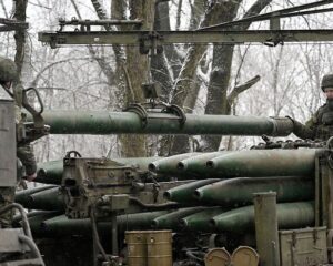 За Отчизну они непреклонно стоят.