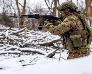 Быть моральной опорой