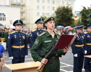 Обладая всесторонним опытом комплексной подготовки.
