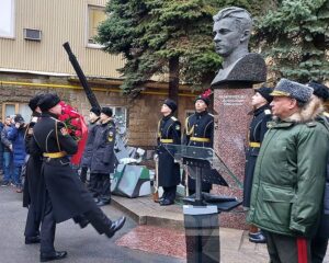Поклон герою «атаки века».