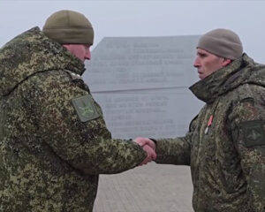 За мужество в бою – награда в строю