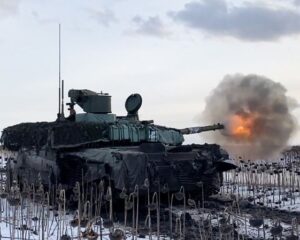 Противник вынужден отступать