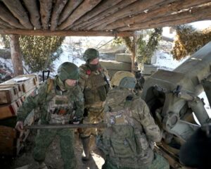 Под мощным натиском врагу не устоять