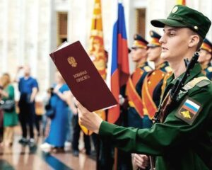 Мужать и учиться ратному делу.