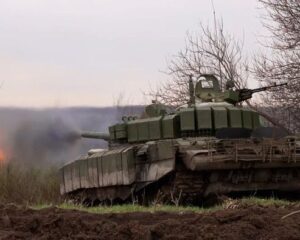 Танкисты прокладывают путь к победе