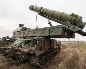 Обречённому противнику остаётся только отступать.