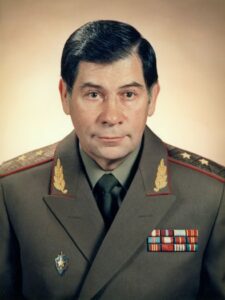 Генерал-лейтенант  Леонид Шебаршин.