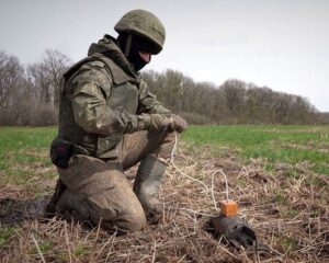 В поединке со смертельной угрозой.