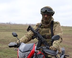 И один в поле воин.