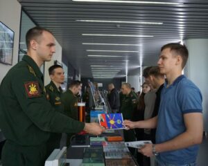 «В науках мудры, в службе честны!»