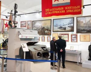 О флотской доблести, мужестве, стойкости.