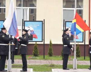 Четверть века под парусом чести.