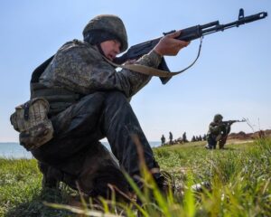 Из бортпроводников – в штурмовики