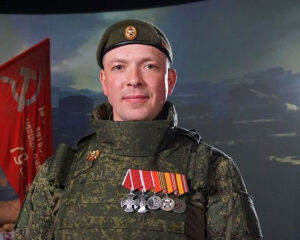 С непоколебимой верой в правое дело.