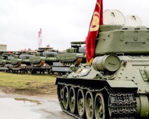 Из заводских ворот – в войска.
