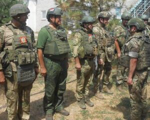 В бой идут потомки победителей.