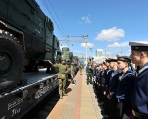 Сквозь годы и километры.