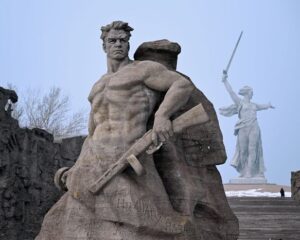 Город-герой — символ несгибаемой воли народа.